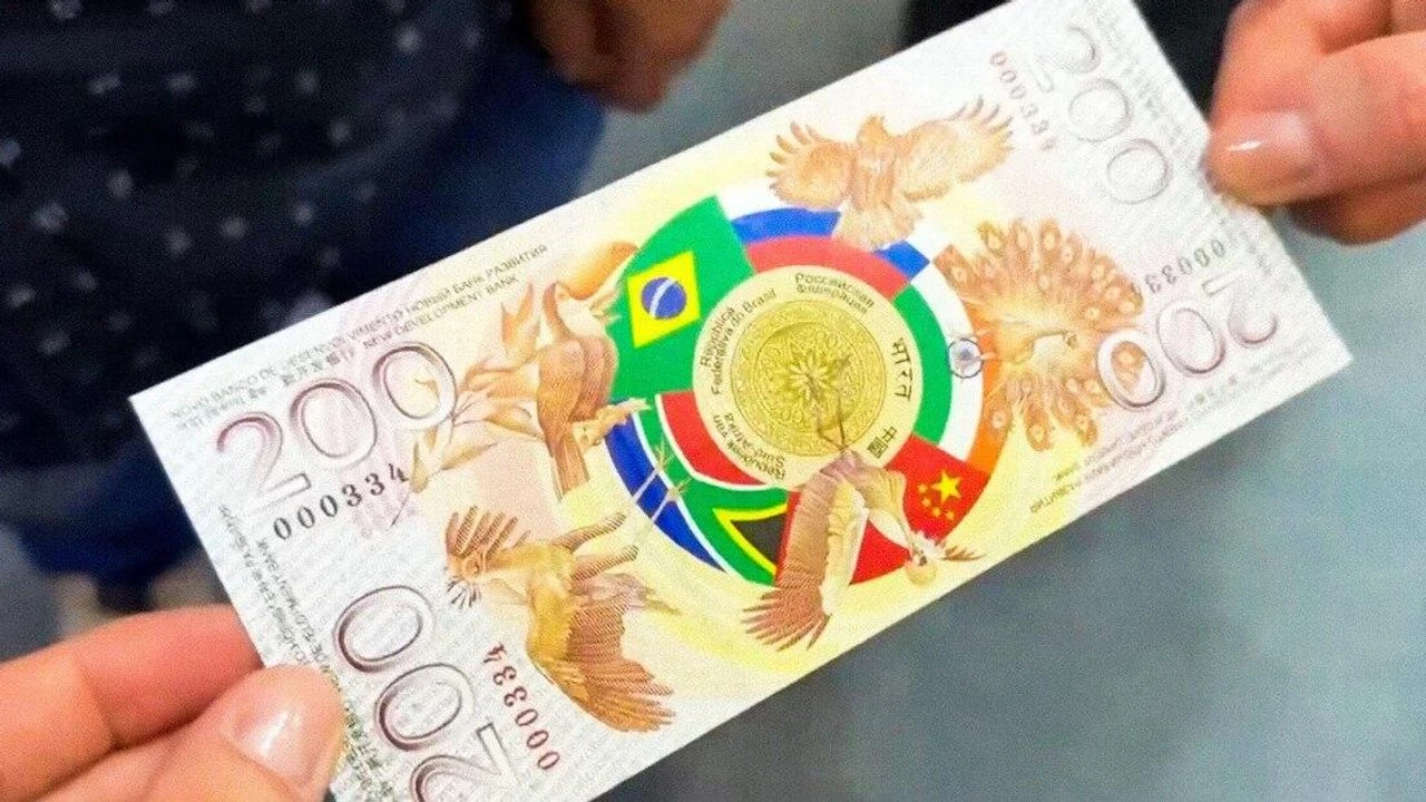 🪙 Валюта БРИКС показала слабость на фоне разговоров о дедолларизации