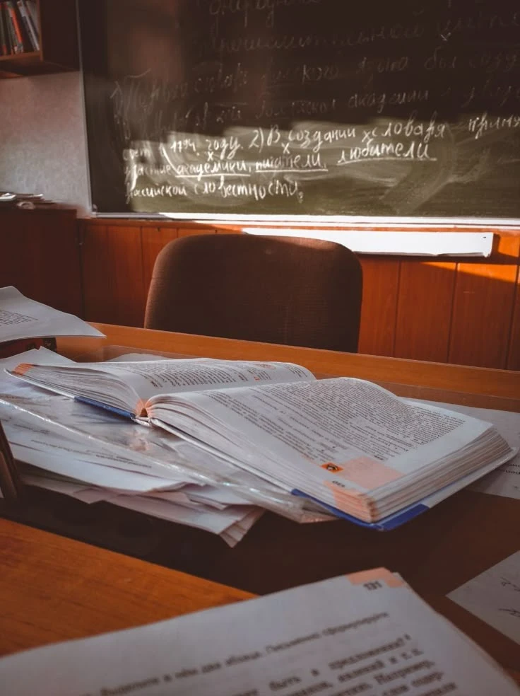 📚📚📚Продолжаем рубрику "НАШИ ОТЛИЧНИКИ"

👋Сегодня на наш канал обратился учитель русского языка и