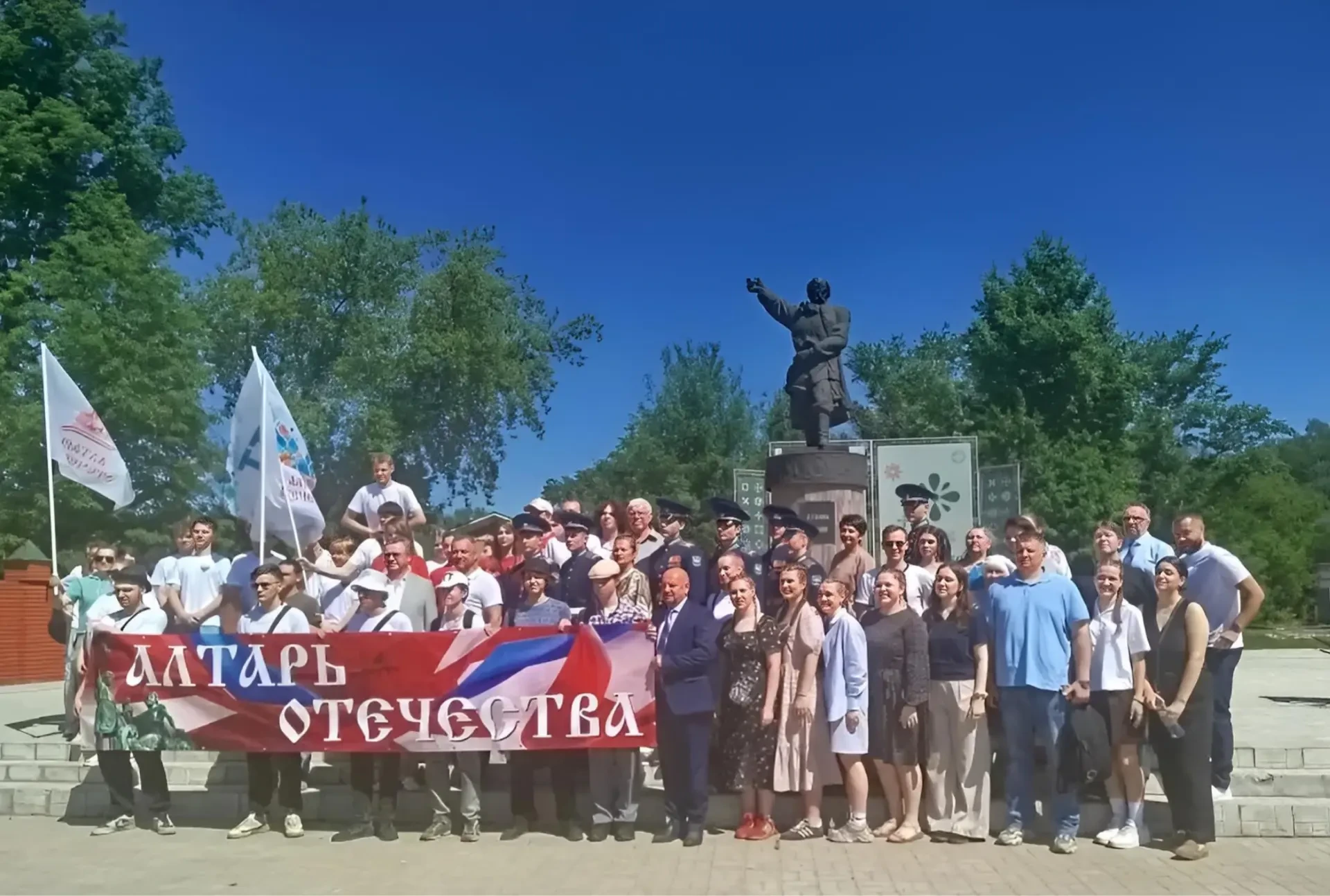 21 мая «День памяти гражданина и национального героя Кузьмы Минина» 🇷🇺  Вчера, 21 мая, у памятника К