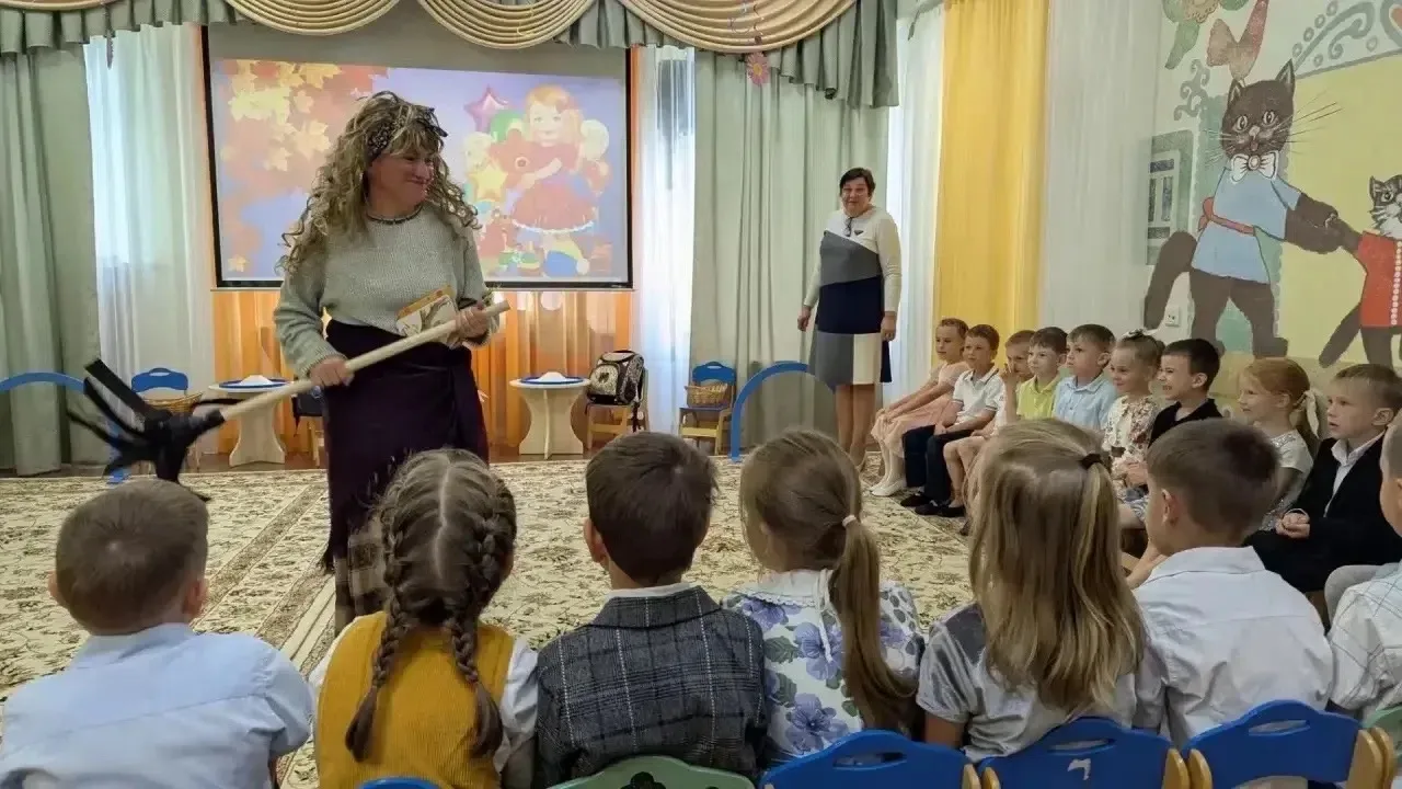 «День знаний с Бабой- Ягой: как дети спасали ключи от знаний!»🔑🎒