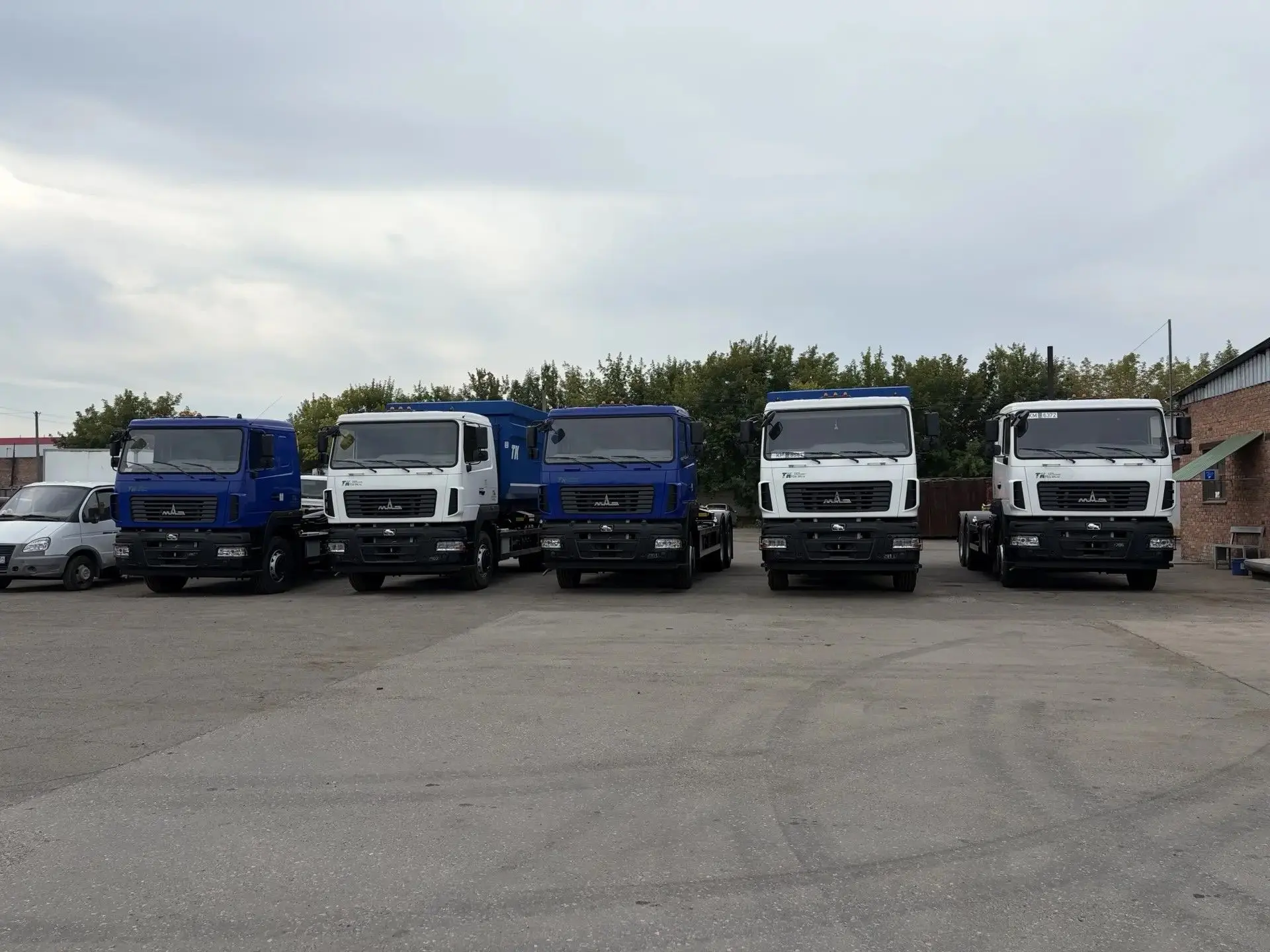 🚚 Пять новых мультилифтов в автопарке АО «САХ»