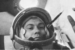 Павел Попович (5 октября 1930 - 30 сентября 2009), советский космонавт, генерал-майор а...