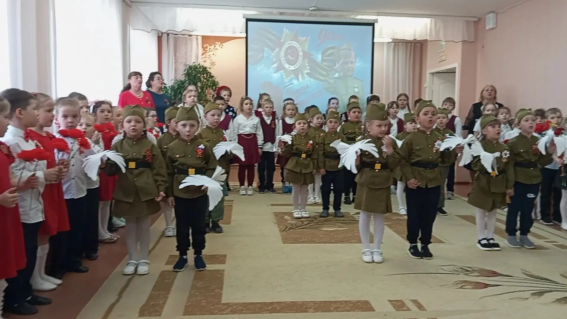 Под салютом великой Победы