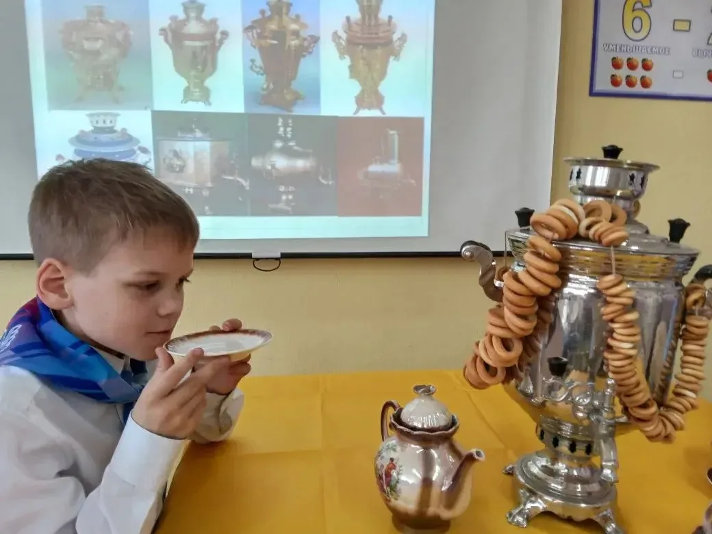 ☕️Сегодня для наших второклассников-орлят России прошло необычное занятие — «Историческое чаепитие» 