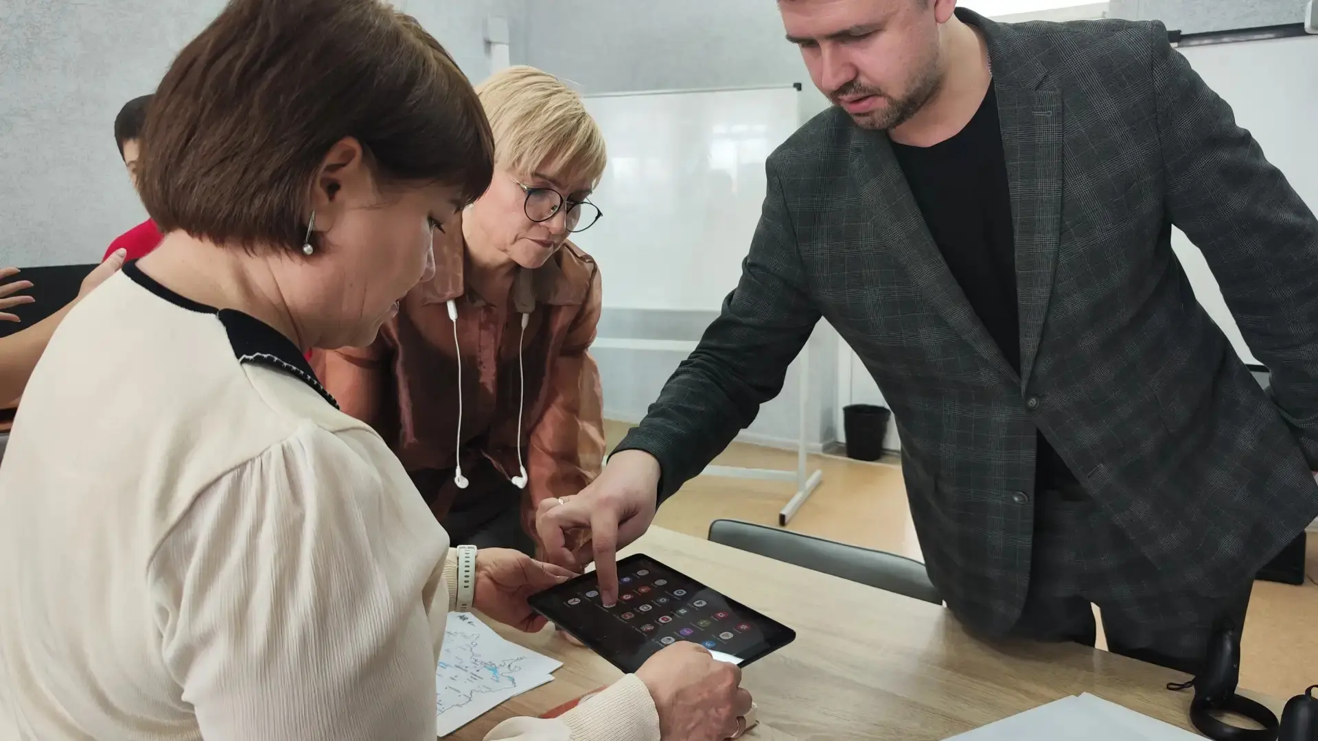 ✅📲«Технологии будущего в лицее: как вовлечь школьников в VR и AR» Одним из ярких событий учебно мето