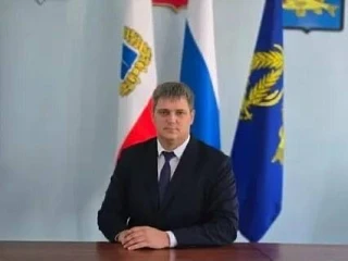 Экс-глава Ершовского района получил 2 года принудительных работ за злоупотребление полномочиями

В о