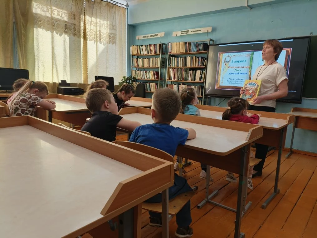 📚 Путешествие в мир книг старшей группы в школьную библиотеку.