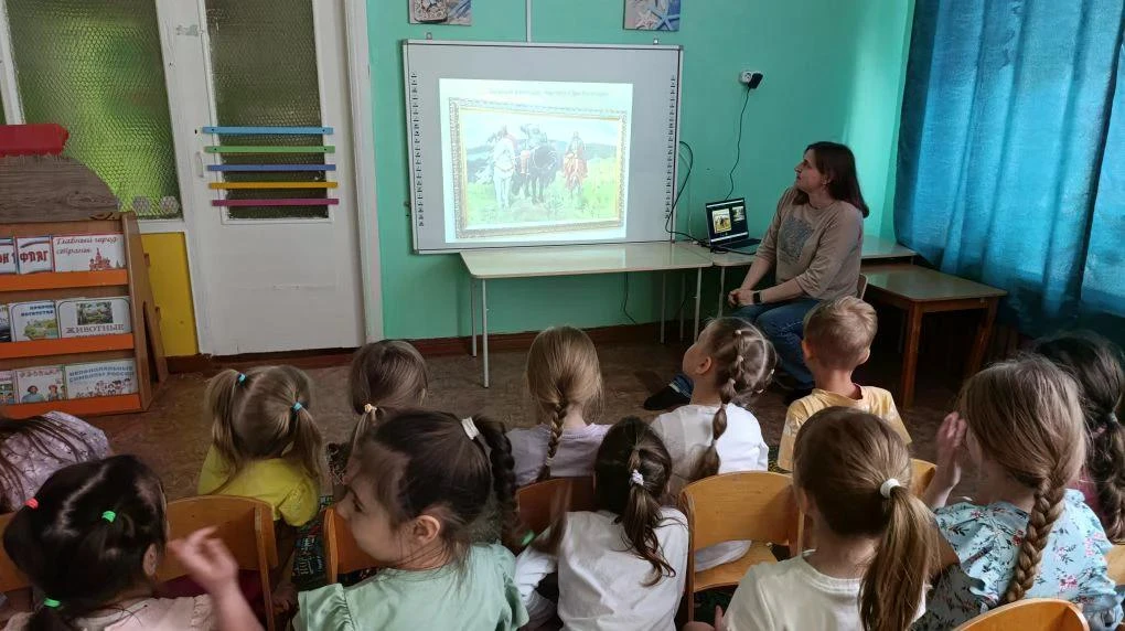 18 мая в МБДОУ детский сад № 4 прошел особенный день, посвященный миру искусства и исто...