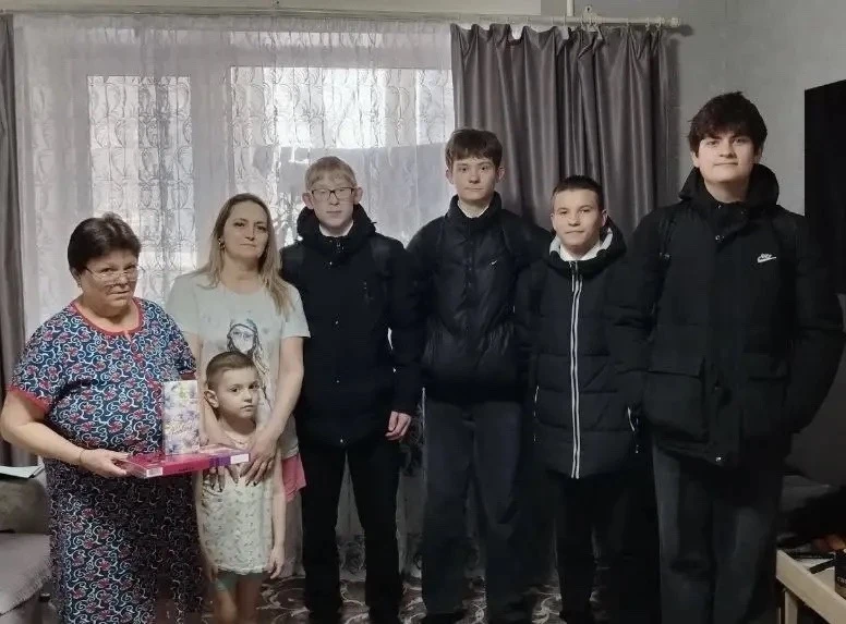 Сердца юных – для мам и жен героев! ❤️  В преддверии Международного женского дня ученики нашей школы