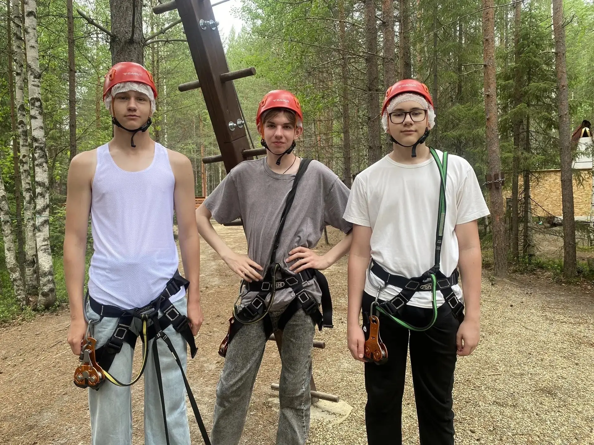 Путешествие в Эссландию
 
🌲Подростки из лагеря труда и отдыха "Энергия молодости" отлично отдохнули