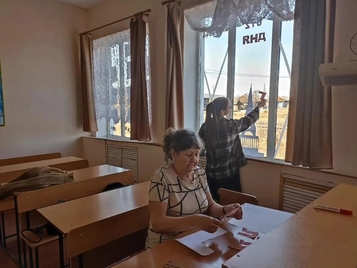 «Окна Победы»: как это было  🇷🇺

👩‍❤️‍👨 Акция объединила всех — учителей, сотрудников, родителей