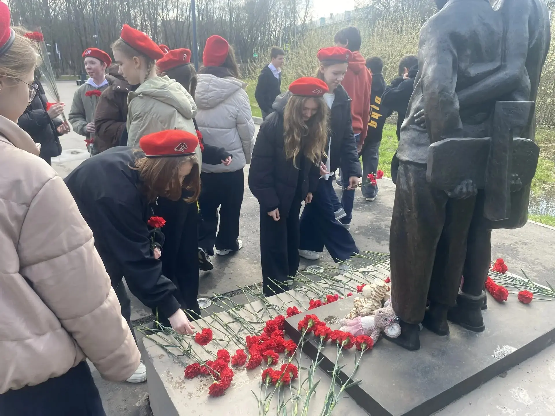 #ДеньПамятиЖертвГеноцида   #ОбразованиеЛобри  #ОрлятаРоссии   #Первые  #Росдетцентр #МБОУСОШ2ЛОБНЯ  