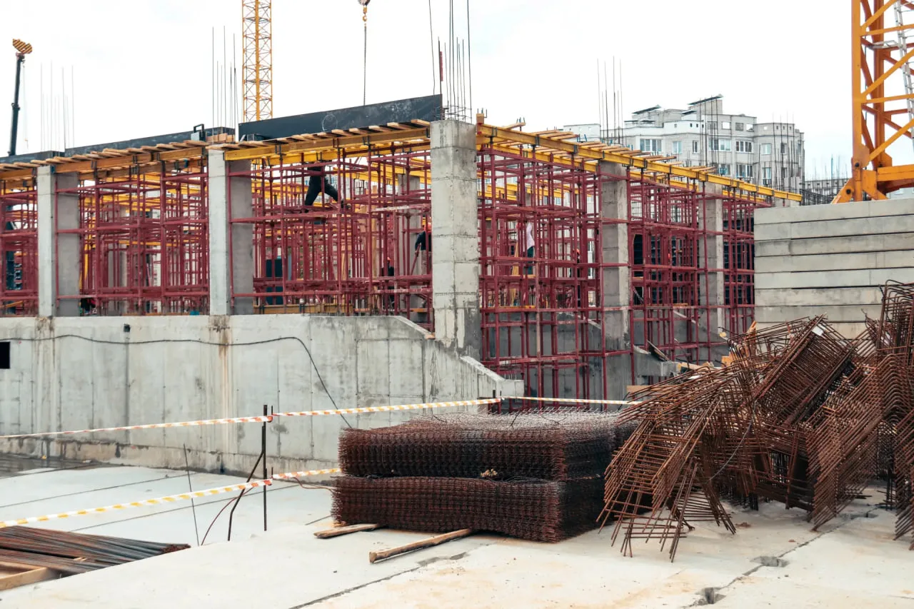🏗 В Калуге продолжается строительство школы на Тайфуне  Сейчас завершается строительство нулевого ци