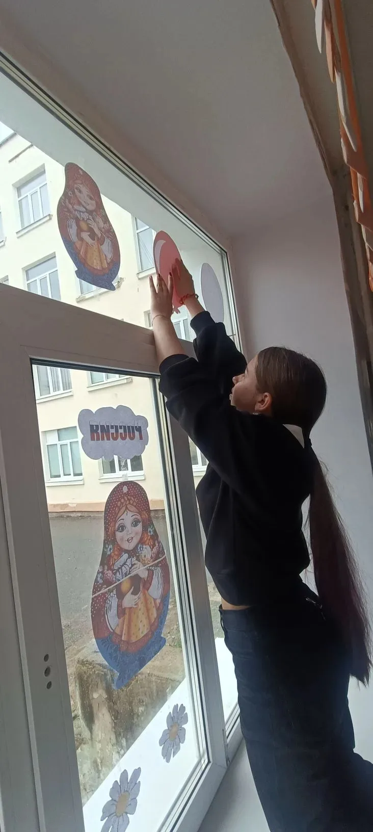 Не проходите мимо этих окон! 👀

Знаете, где сейчас самый красивый вид в городе? Конечно, там, где н