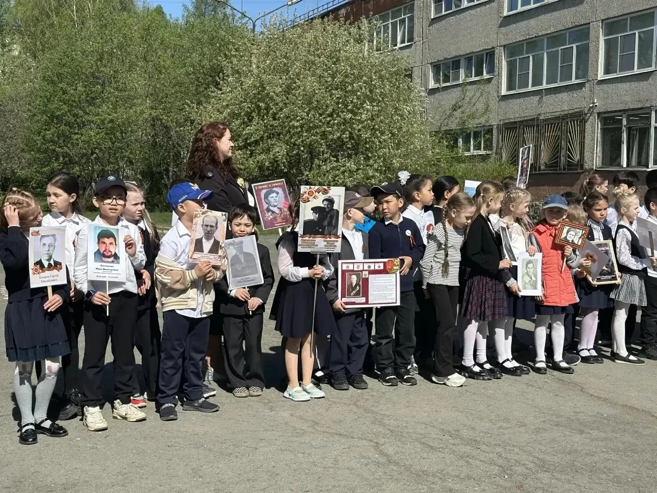 С Днем Великой Победы! 🇷🇺  Дорогие наши ученики, уважаемые родители! Дорогие наши бабушки и дедушки,
