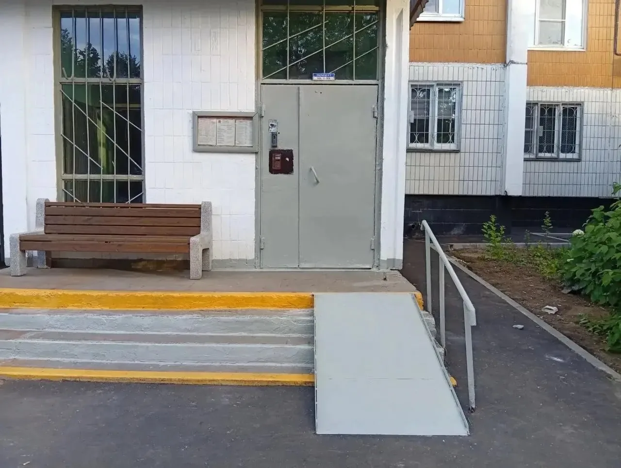 Пандус у первого подъезда дома 6, корпус 1 по улице Борисовские Пруды заменен

Ранее рассказывал об 