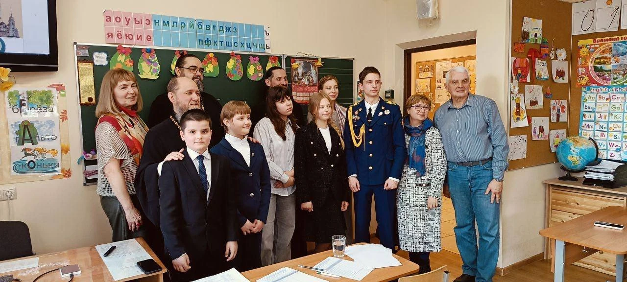 🕊️ ИСТОРИЯ И КУЛЬТУРА ХРАМОВ СТОЛИЦЫ И ГОРОДОВ РОССИИ  Ученик 5-Д класса Алан принял участие в защит