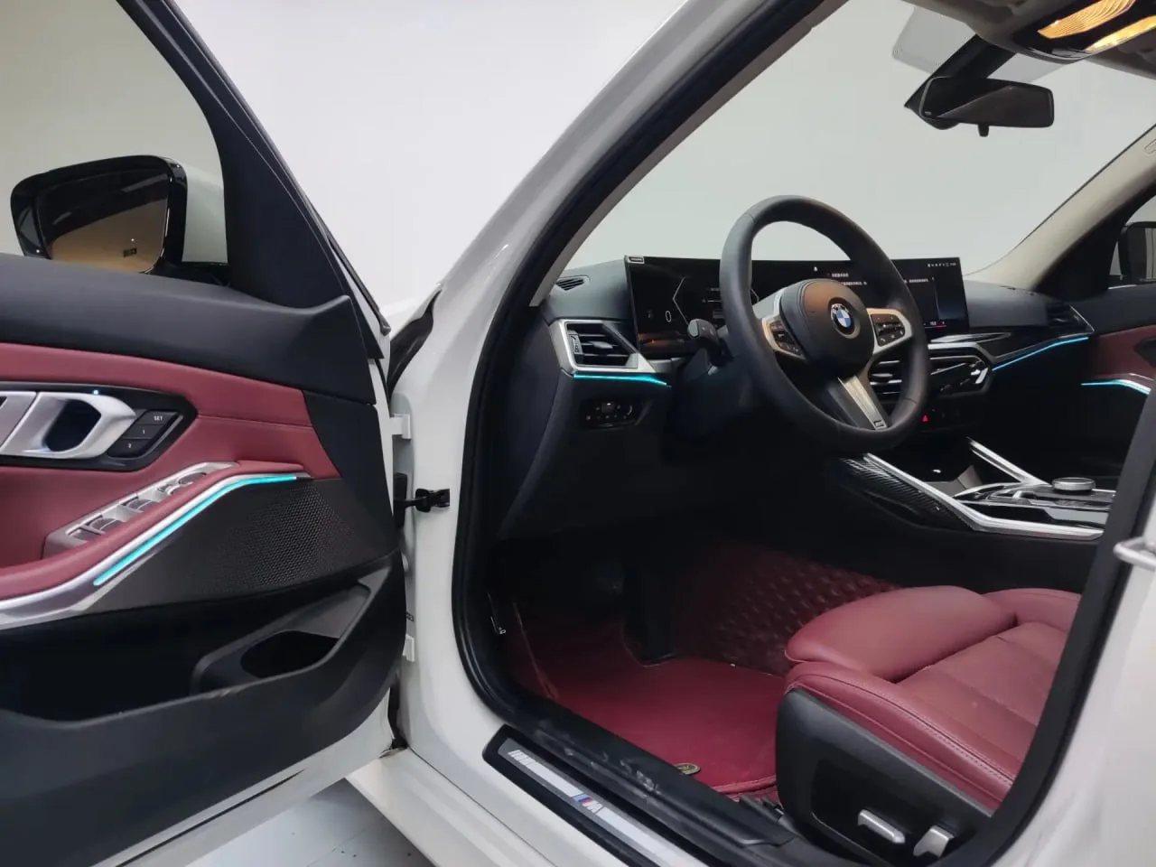 🇩🇪BMW 3 Series 320i M sports suit из Китая!  • дата выпуска 2023/06 • 2 л. бензин/ 156 л.с • пробег 