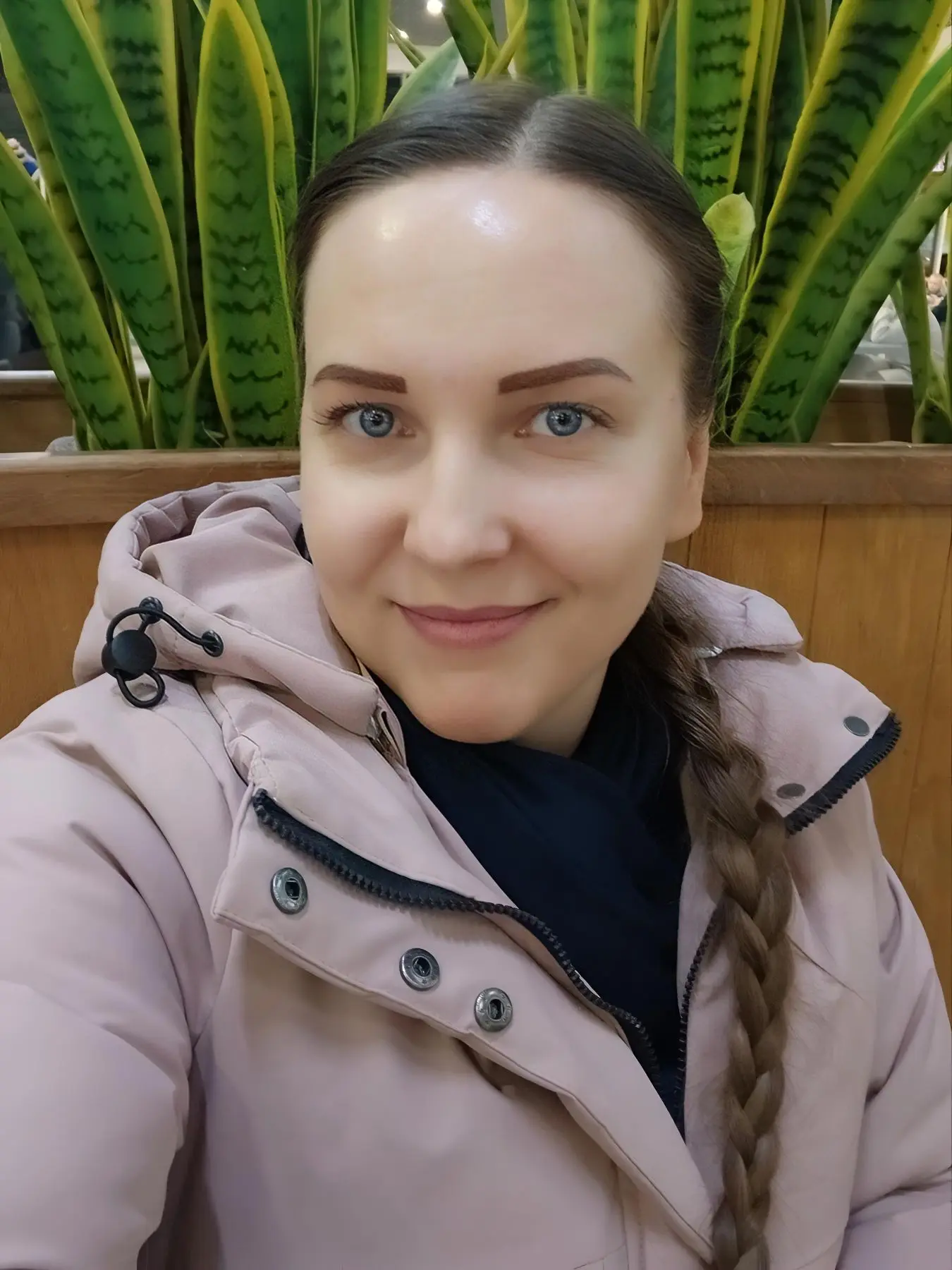 Опять Артур порвал новые штаны! У него штаны без подружки «дырки» просто не умеют жить!...