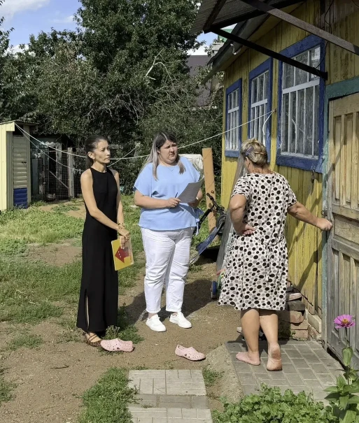 Специалисты отделения социальной помощи семье и детям провели плановые рейды по многодетным семьям. 