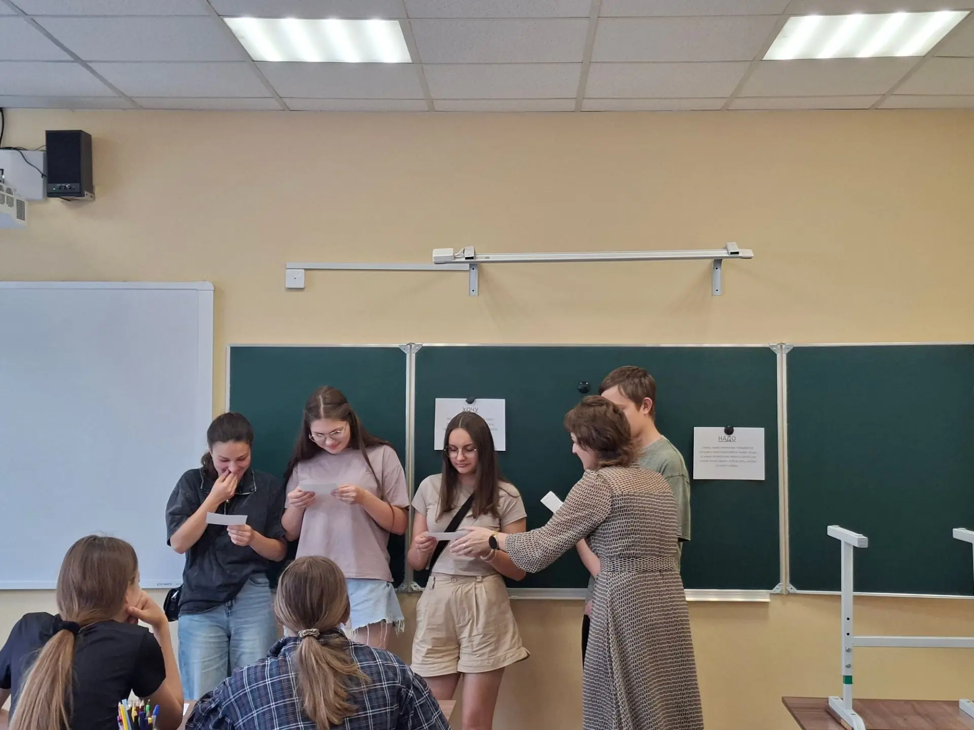 ✨ Летний лагерь труда и отдыха  в МБОУ «СОШ № 4 г. Щигры»!
Все началось с завтрака — бодрое начало д