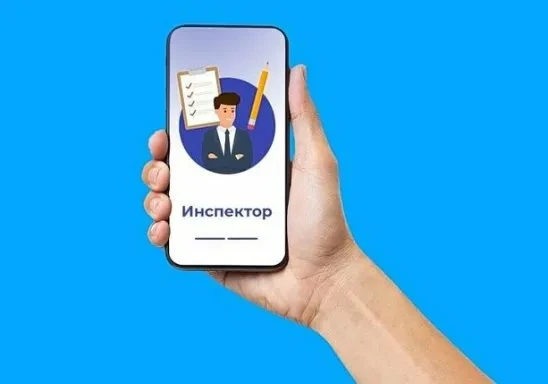 Инженеры-инспекторы Гостехнадзора Санкт-Петербурга Юлиана Вавилова и Алексей Шестоперов...
