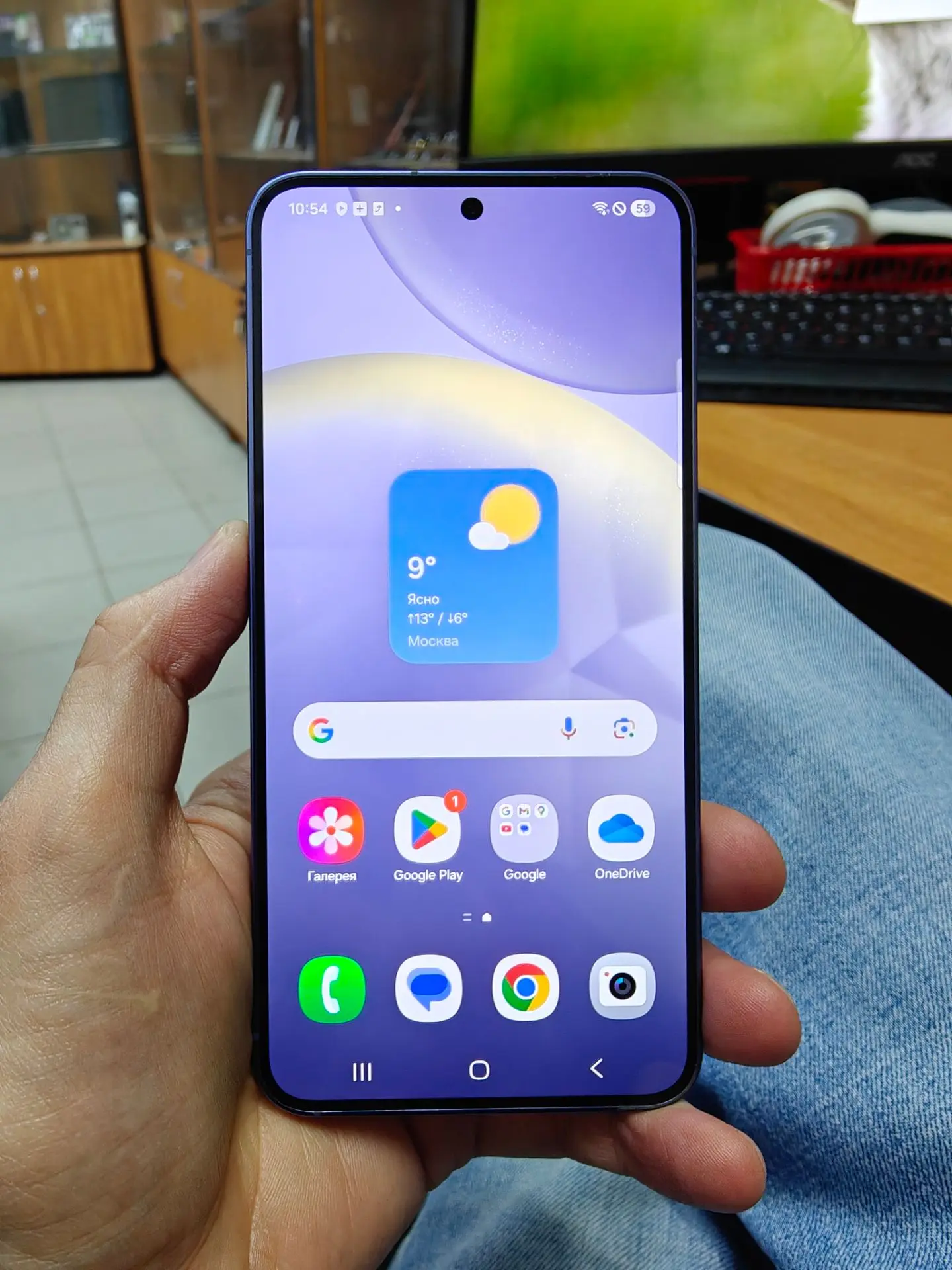 Компактный флагманский телефон Samsung galaxy s24. В отличном состоянии, подробные фото...