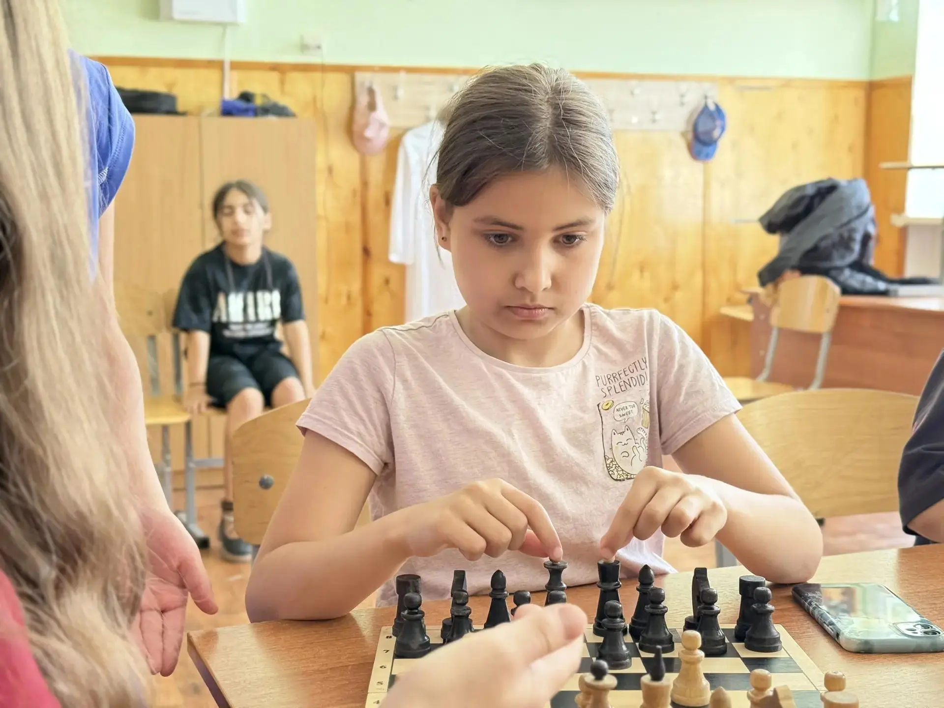 ♟️ Ход за ходом к успеху!
В лагере «Солнечный» продолжаются занятия кружка «Шахматята». Ребята знако