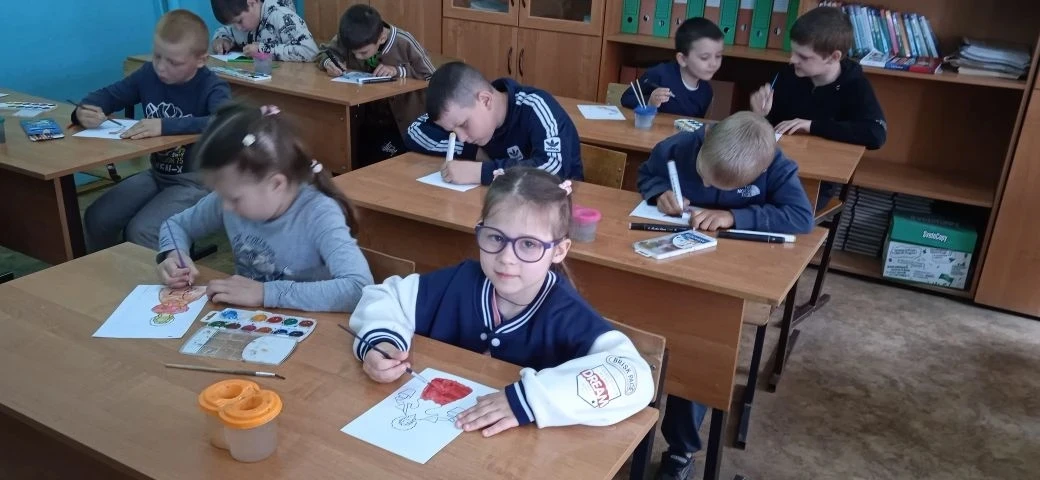 Смена пришкольного лагеря в этом году приурочена к году «Единства народов», для укрепле...