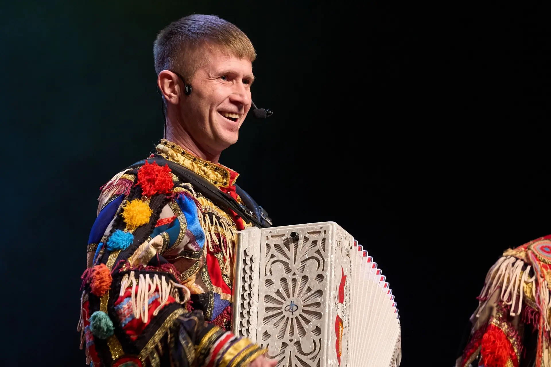 🎉 С радостью и воодушевлением поздравляем с днём рождения Артёма Лопатина, солиста‑вокалиста Госуда