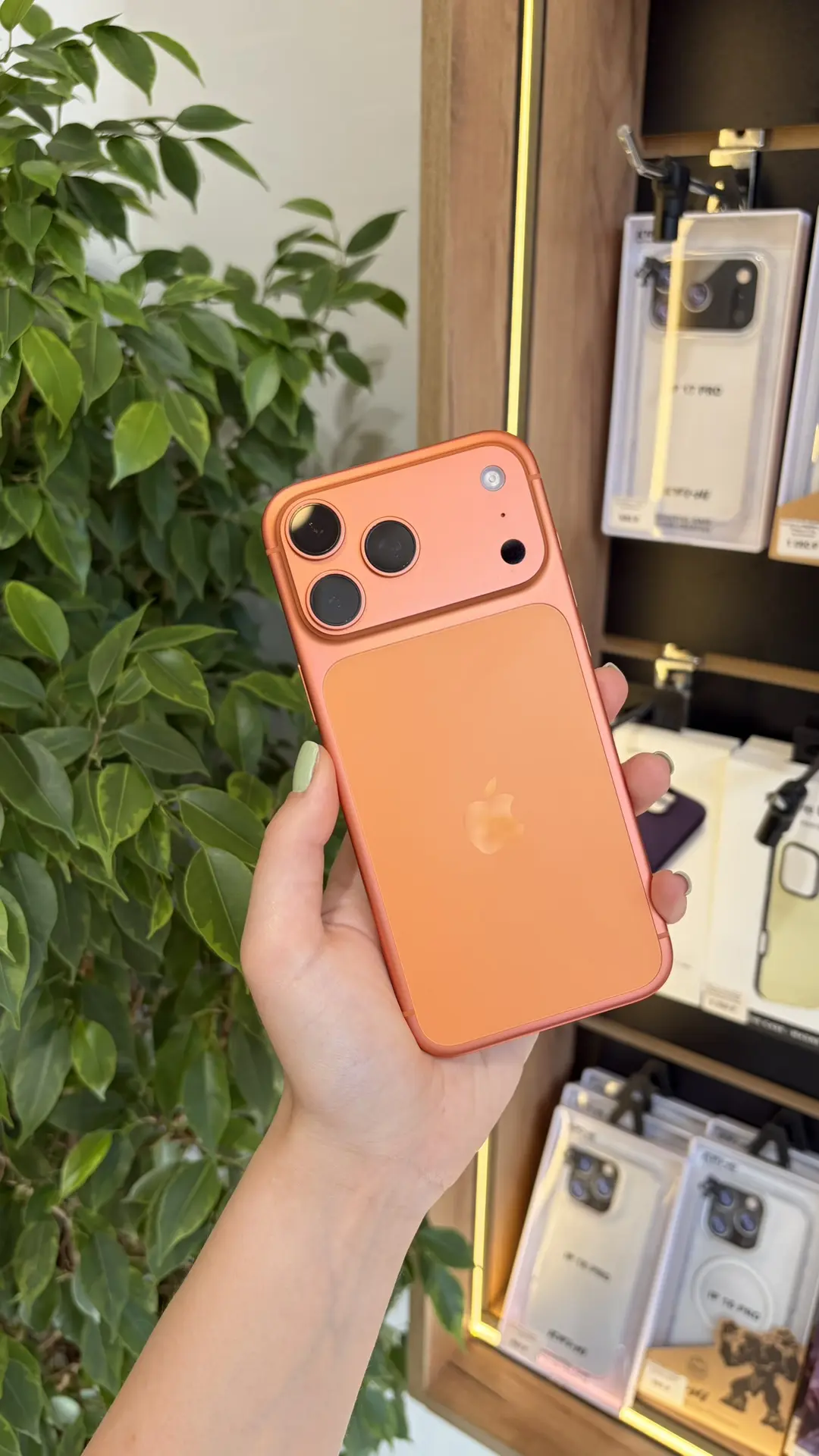 📱Подержанный iPhone 17 Pro Max 256GB eSIM Cosmic Orange