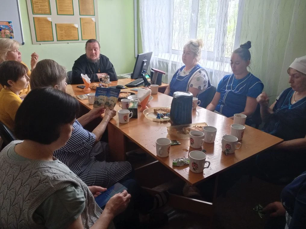 Сегодня, 15 апреля наш детский сад посетил настоятель храма "Казанской" иконы Божьей Ма...