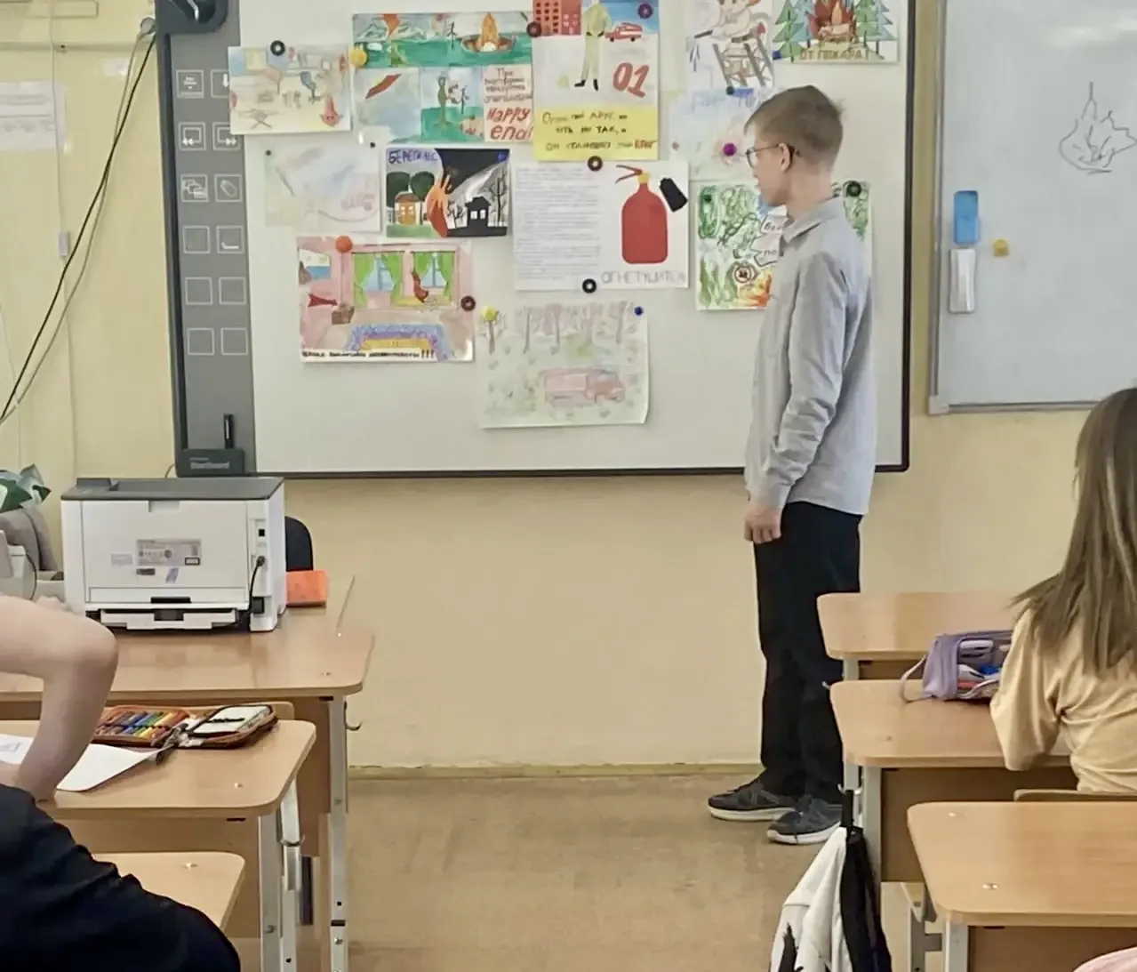 🔥 Сегодня в нашей школе прошёл открытый урок, посвящённый пожарной охране. Старшеклассники вспомнили