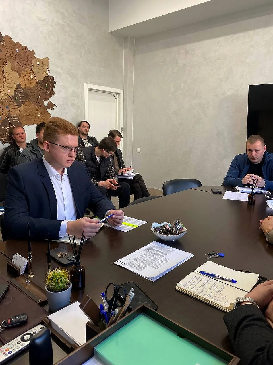 В Фонде капремонта прошла рабочая встреча с подрядными организациями, с которыми уже за...