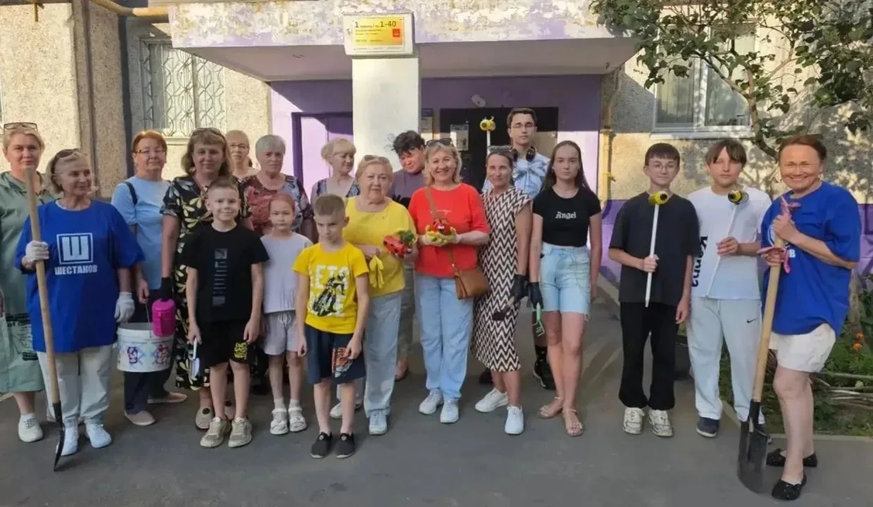 Как же здорово, когда общее дело объединяет! ☀️

Сегодня двор на Гражданской, 113 превратился в наст