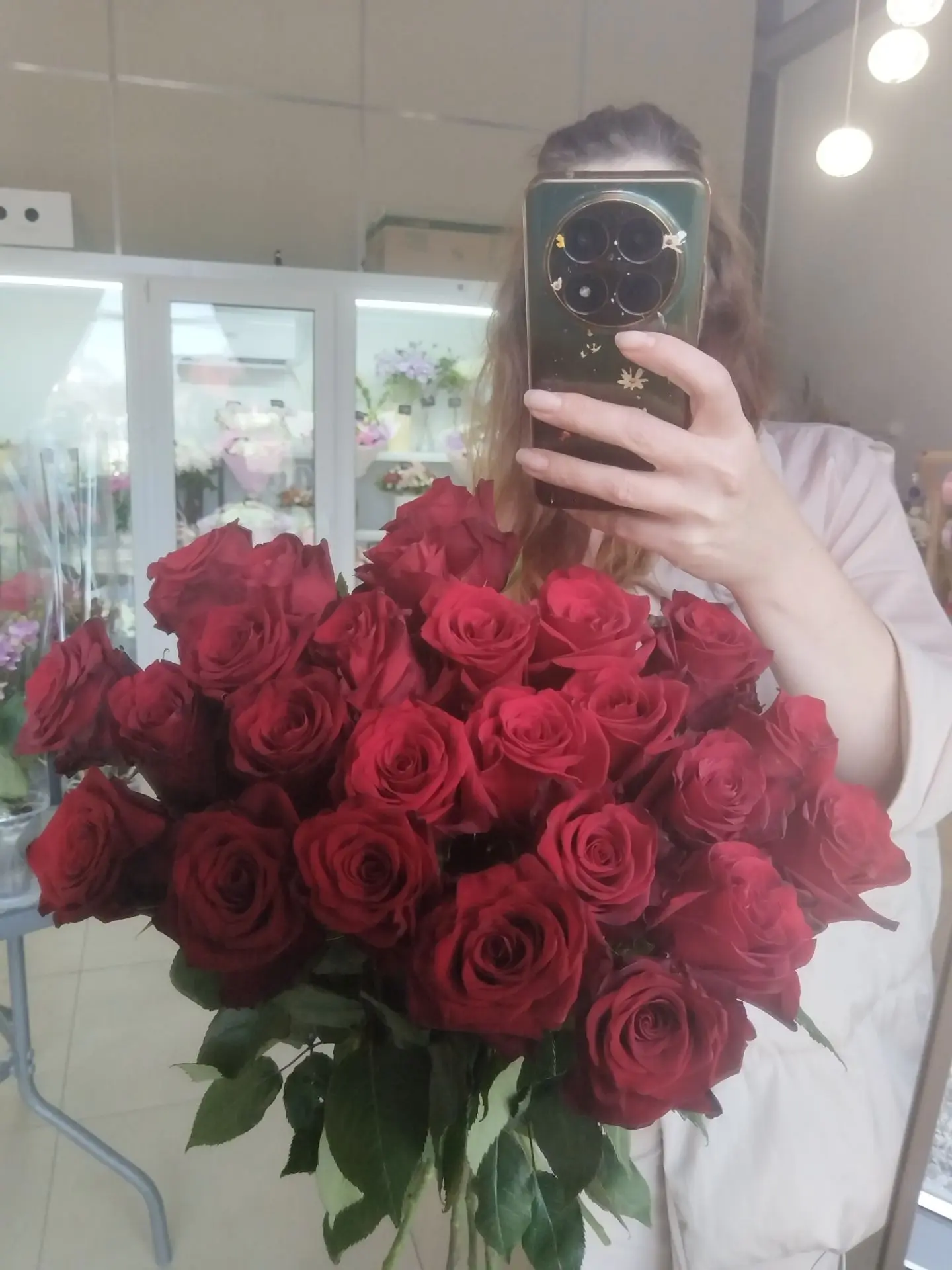 Шикарная, крупная роза Эксплоэр
