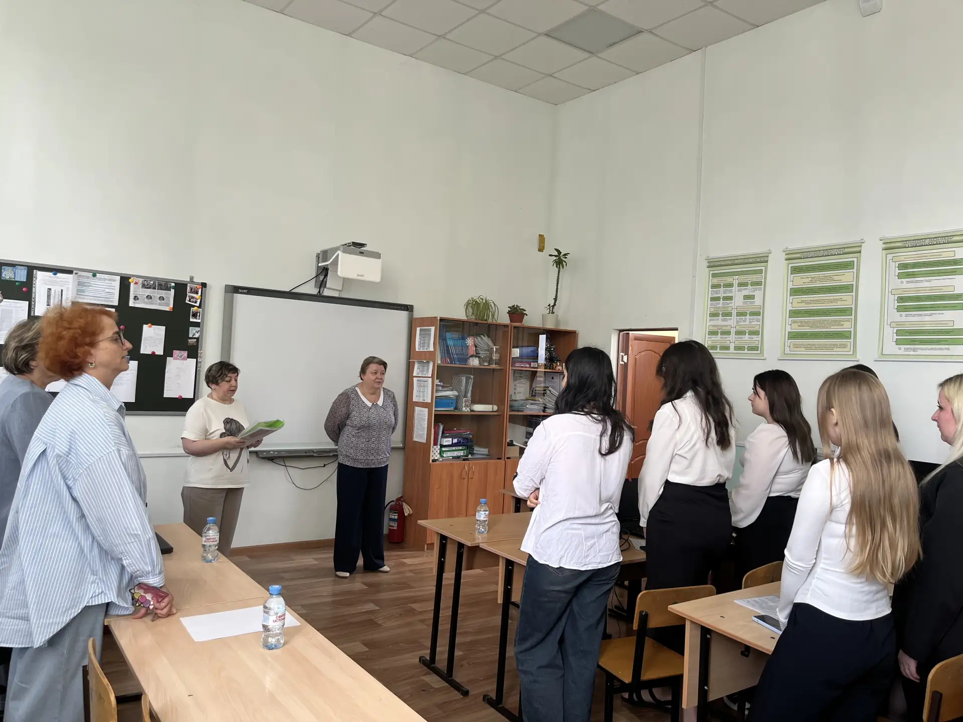 🔔17 июня в техникуме кипит работа — наши студенты очного отделения защищают свои дипломы!
Первая ча