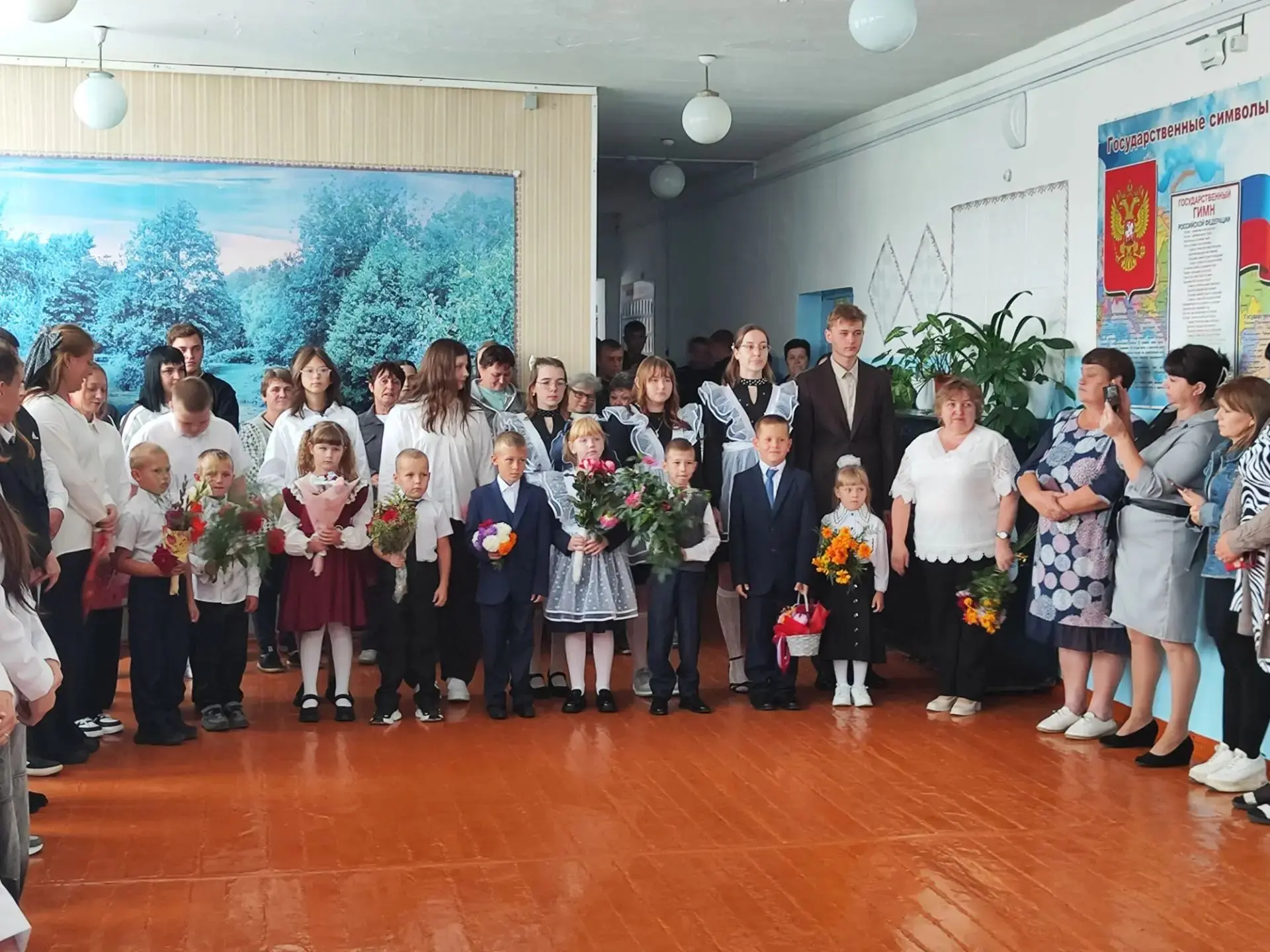 🎉 Торжественная линейка в честь Первого звонка: праздник, который объединяет! 🎉