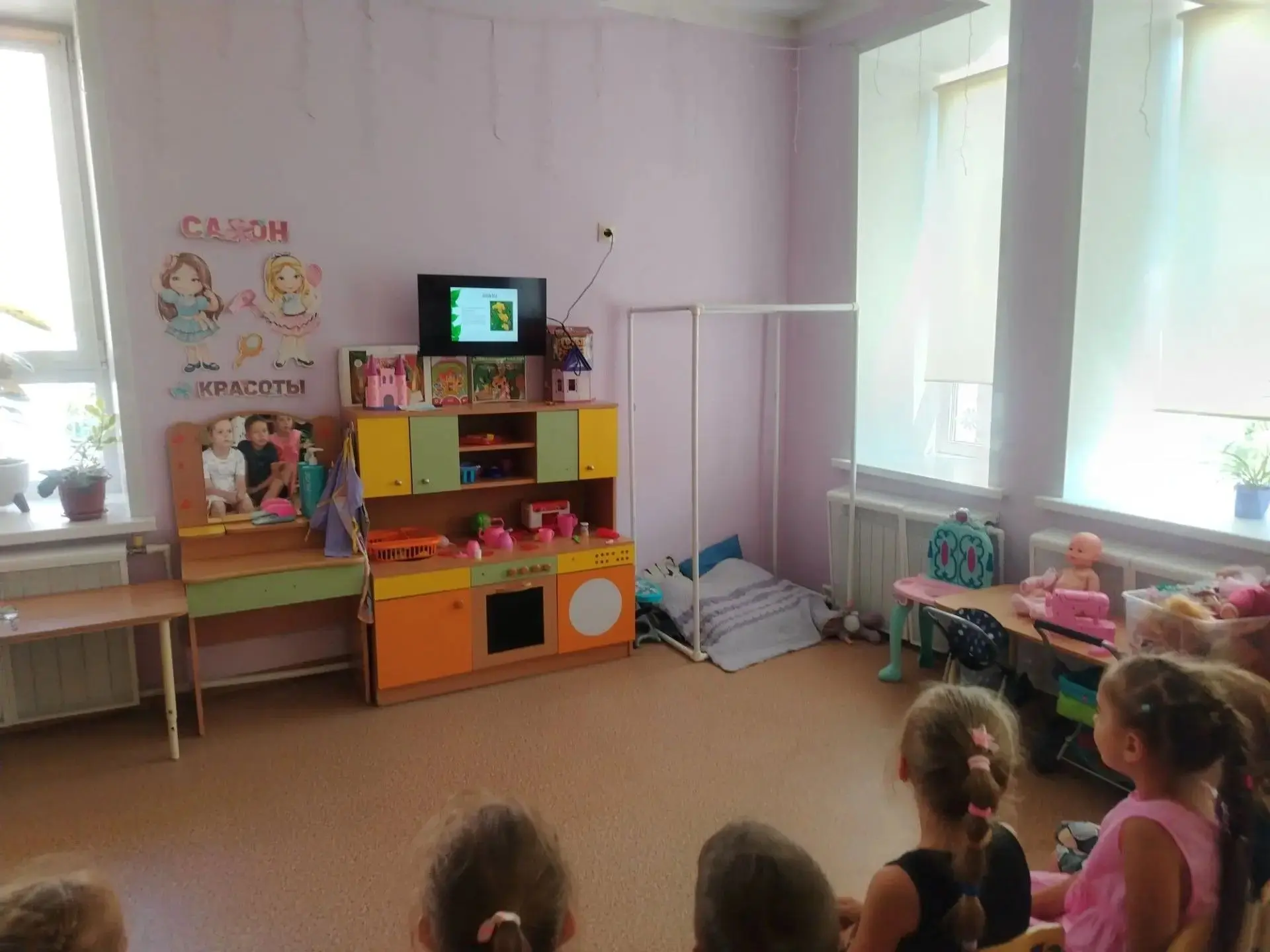 Сегодня в старшей группе  нашего детского сада прошёл увлекательный и познавательный День лекарствен