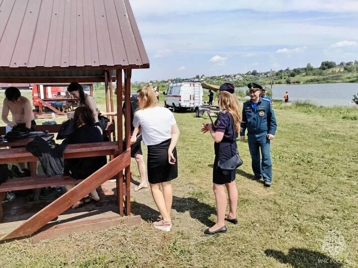 ⚠️ У барнаульского озера Коралл начали дежурить сотрудники МЧС