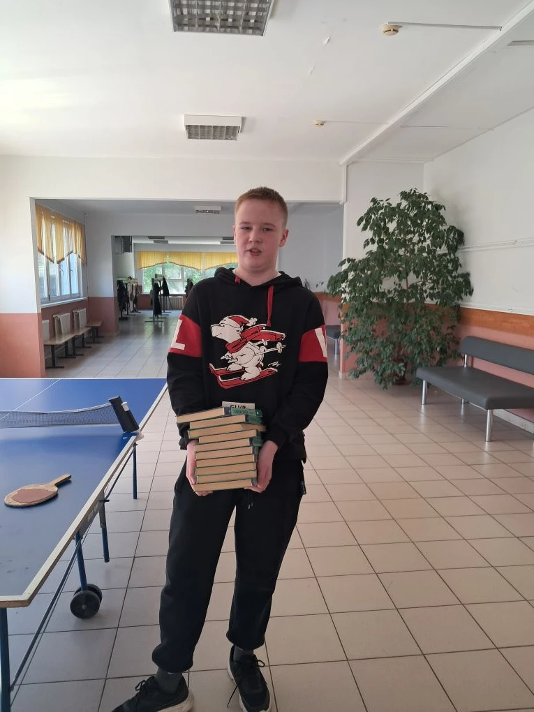 🌱Экологическая акция в нашей школе!☘️  Наш школьный  волонтёрский отряд " Одуванчик" провёл сбор мак
