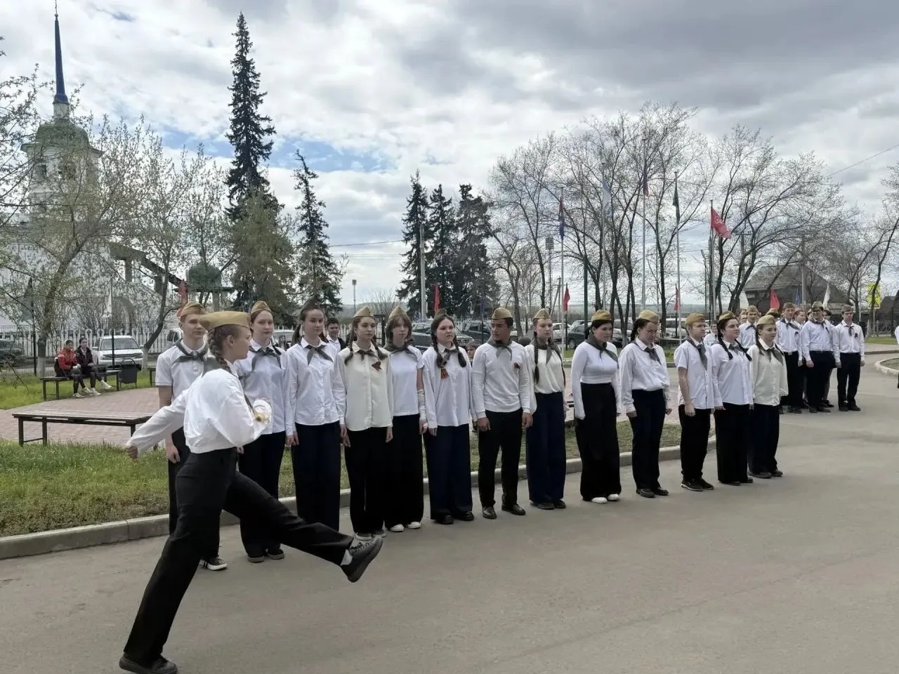 Смотр песни и строя. 10-11 классы: почти финишная прямая. Старшеклассники показали класс. Строй, шаг