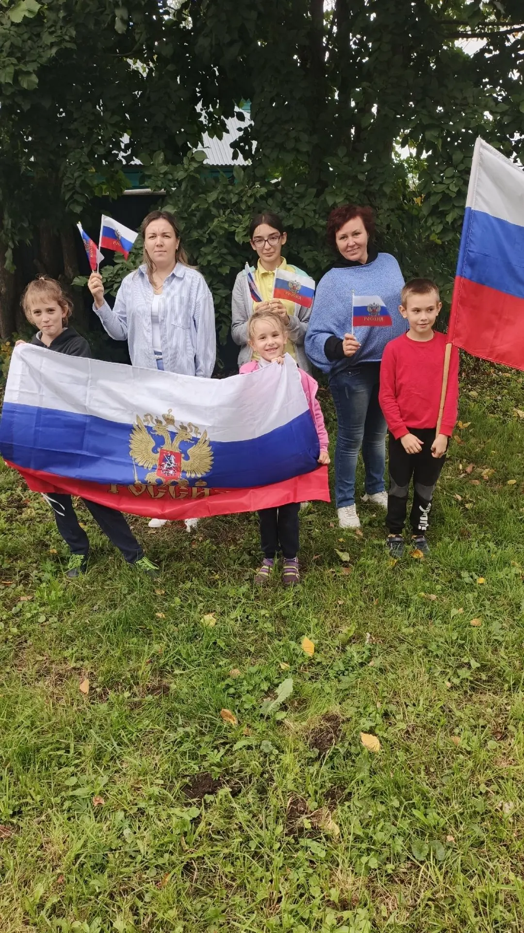 22 августа в сельских Домах культуры и клубах прошла акция "Российский триколор", приур...