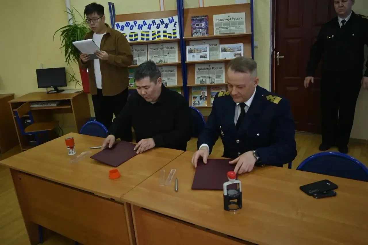 ПЛЮС ЕЩЁ ОДИН НАДЕЖНЫЙ ПАРТНЁР.  В быстро меняющемся современном мире невозможно выжить да и никак н