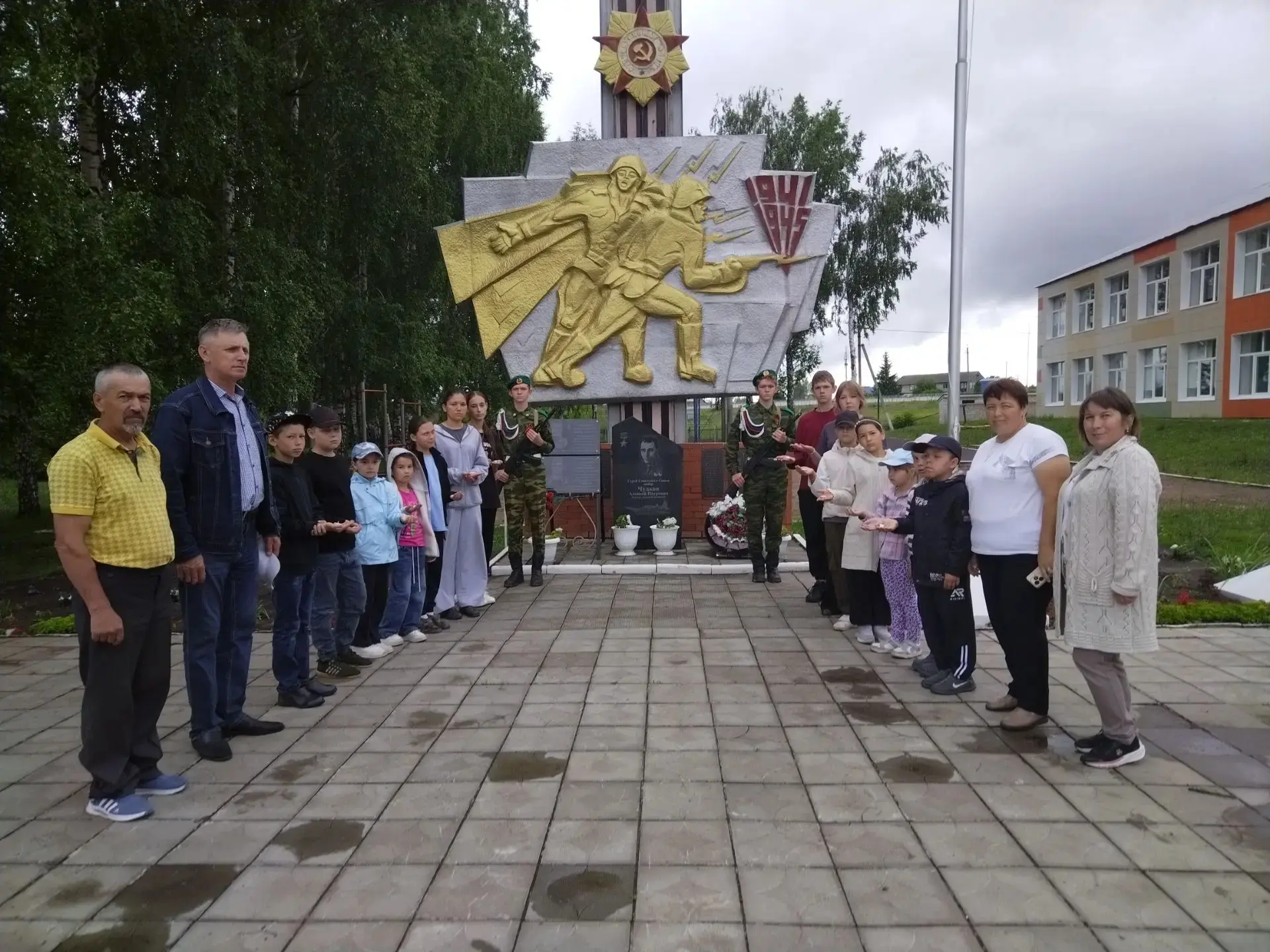 Акция «Свеча памяти» в лагере «Солнышко»
В преддверии Дня памяти и скорби, который отмечается 22 июн