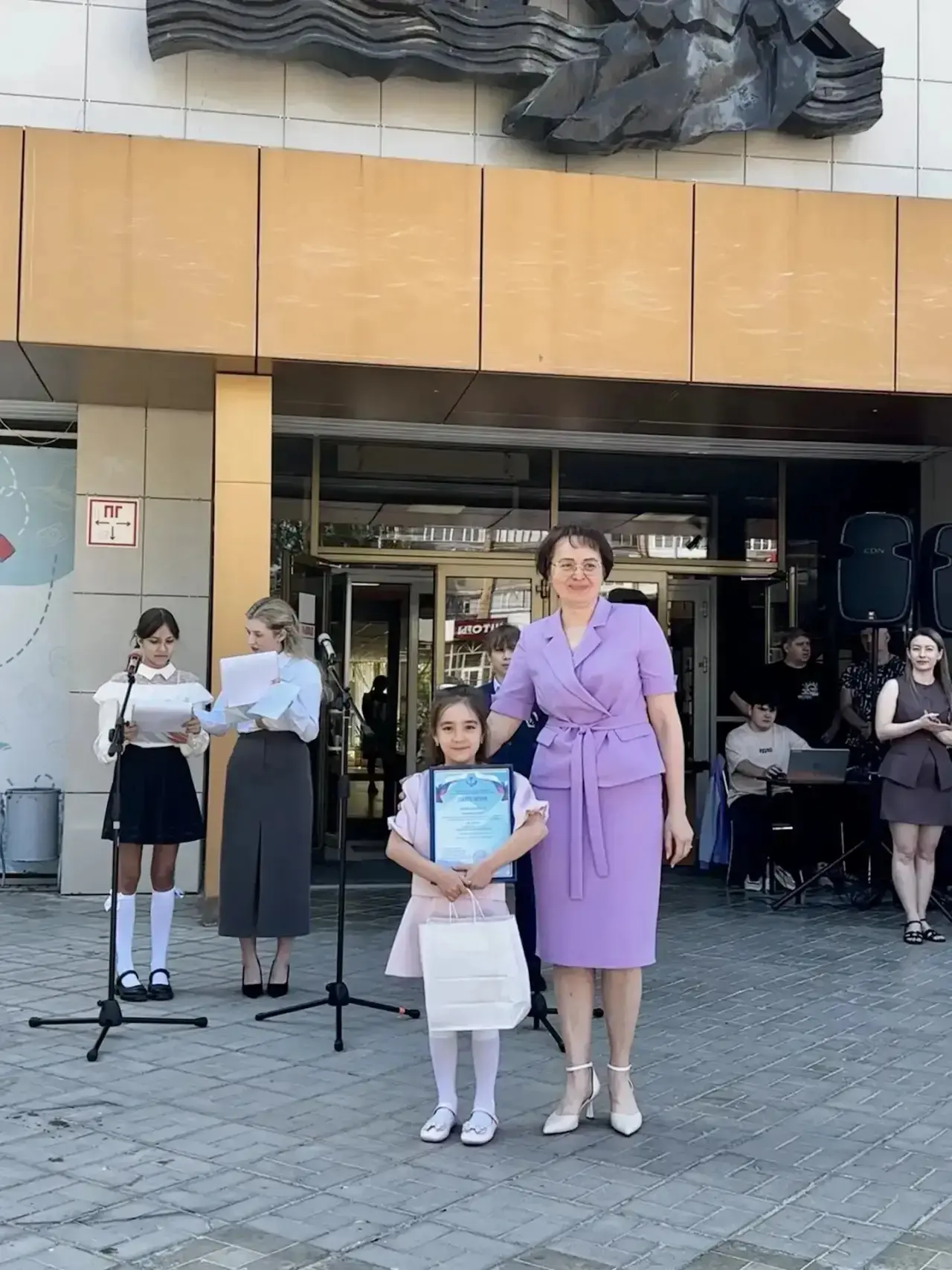 🏆 Победы наших лицеистов  Подведены итоги областного конкурса "Маленькие герои большой войны".  🤝 По