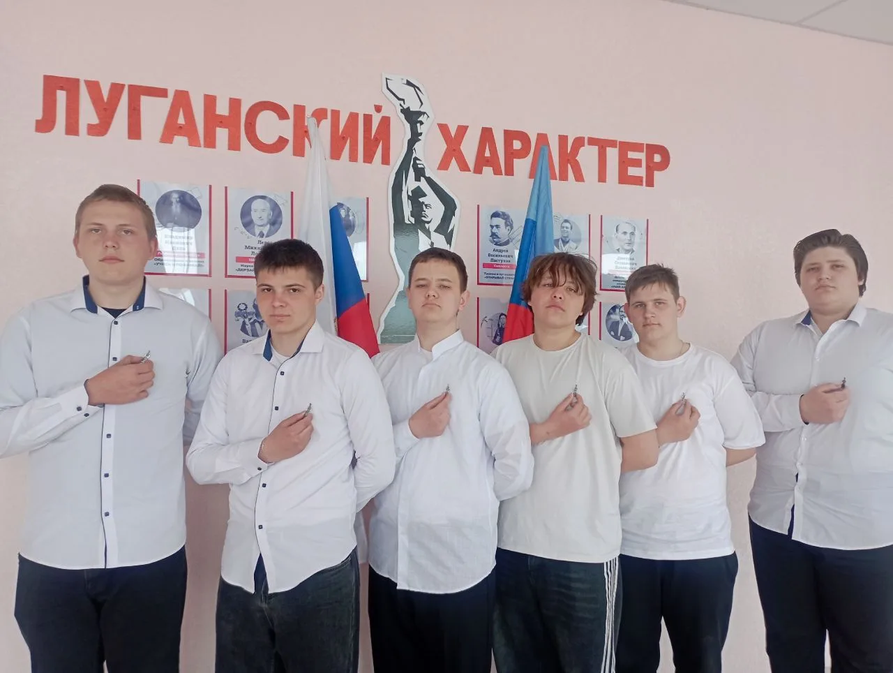 🌟 Награда за труд и характер: 9 класс школы отмечен значками «Труженник»