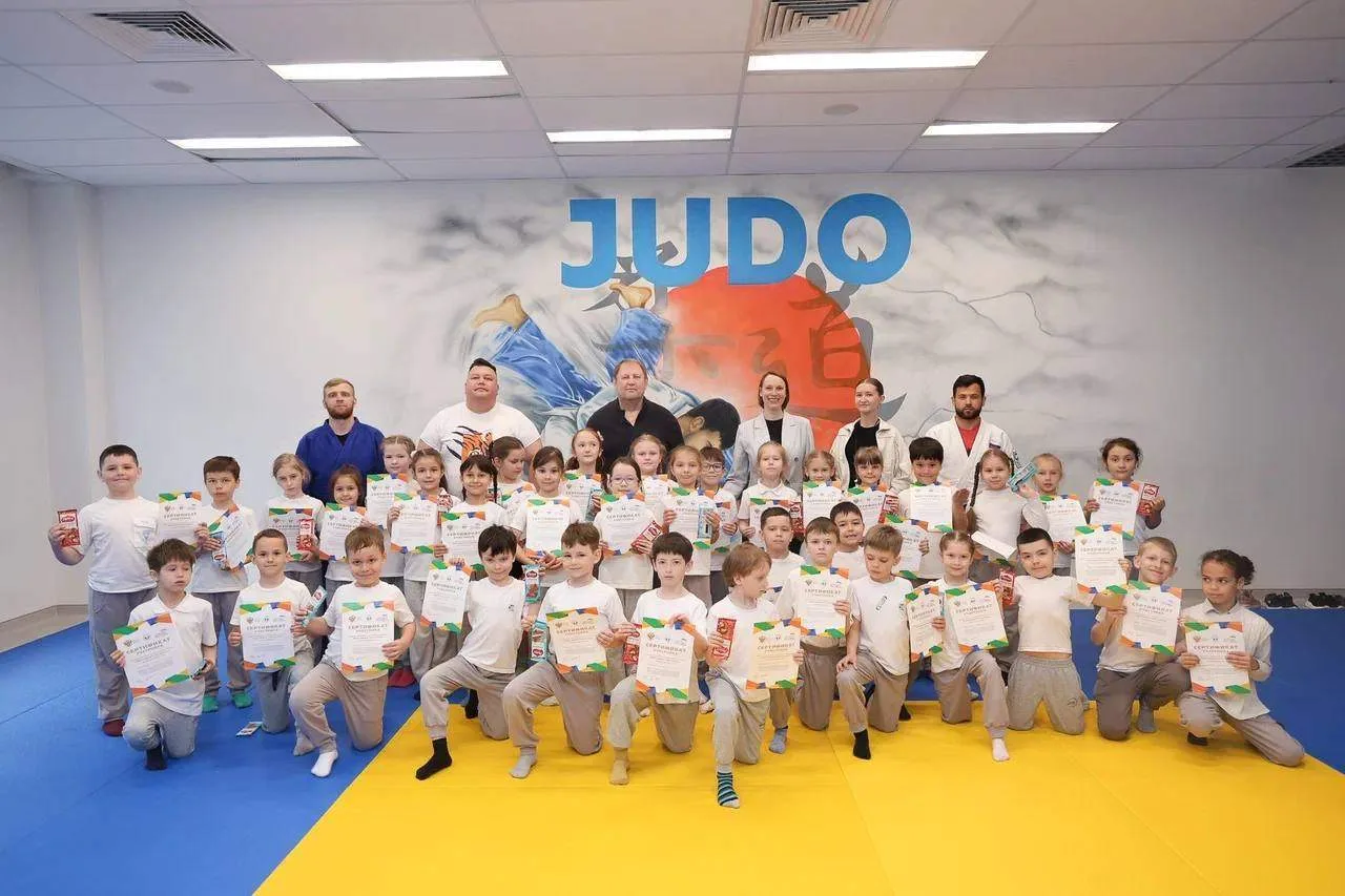 🤼‍♂️🎉 В гимназии 107 «Открытие» состоялся новый выпуск участников Всероссийского проекта «Мой первый