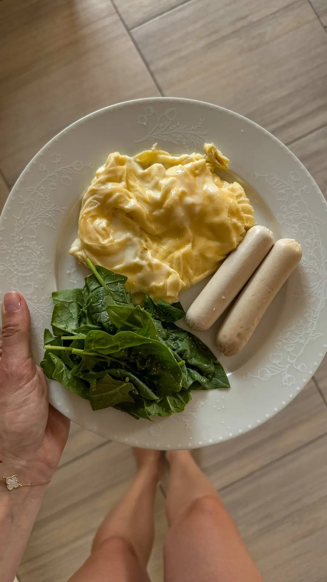 Немного о моём питании сейчас 🥗

В первую очередь стараюсь следить за:
• наличием белка в каждом пр