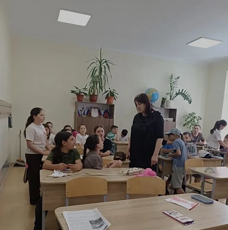 Лето, солнце, отдых! 🌞

В школах Дигорского района с начала месяца с радостью распахнули свои двери